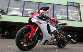 YAMAHA YZF-R1 2015 RN39
