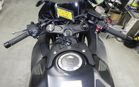 HONDA CBR650R E-Clutch 2025 RH17