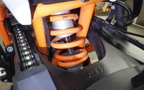 KTM 690 DUKE R 2013