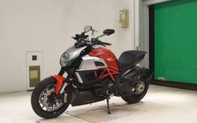 DUCATI DIAVEL 2011
