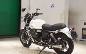 MOTO GUZZI V7 STONE 2013
