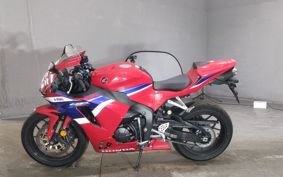 HONDA CBR600RR 2025 PC40