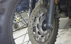 TRIUMPH BONNEVILLE T100 2021
