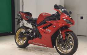 TRIUMPH DAYTONA 675 2009