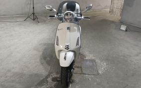 VESPA PRIMA BEIGE RA125 ..