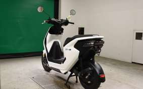 HONDA EM1 e: 2013 EF16