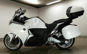 HONDA VFR1200F DCT 2010 SC63