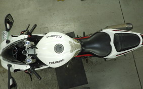 TRIUMPH DAYTONA 675 R 2015