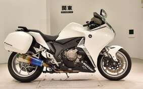 HONDA VFR1200F DCT 2015 SC63