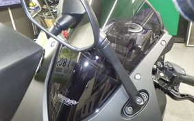 HONDA CBR650R E-Clutch 2025 RH17