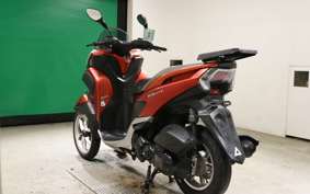 YAMAHA TRICITY 125 1981 SE82J