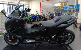 YAMAHA T-MAX 560 A TECHMAX 2025 SJ21J