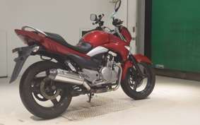 SUZUKI GSR250