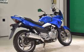 SUZUKI GSR250S 2003