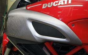 DUCATI DIAVEL 2012
