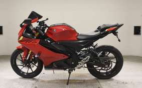 YAMAHA YZF-R15 2025
