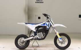 HUSQVARNA EE-5 2012