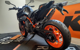 KTM 890 DUKE R TU940