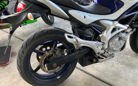 SUZUKI GLADIUS400 2010