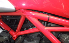 DUCATI DIAVEL 2011