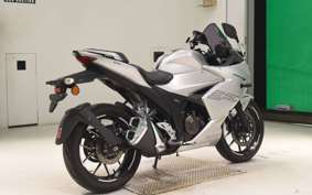 SUZUKI GIXXER 250 SF