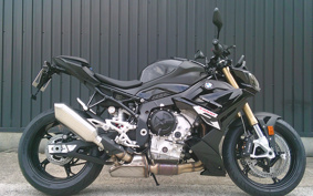 BMW S1000R 2026 0P31