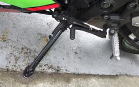 KAWASAKI ZX-25R ZX250E