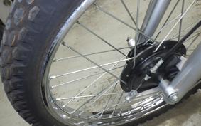 SUZUKI TS185 2015