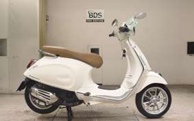 VESPA PRIMAVERA 125