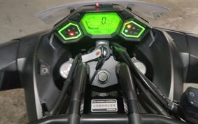 HONDA NM4 VULTUS -01 2014 RC82