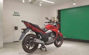 SUZUKI GSR250 2000