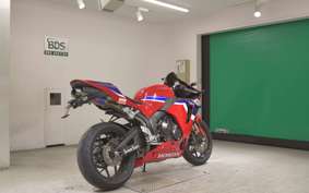 HONDA CBR600RR 2025 PC40