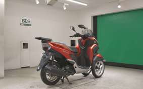 YAMAHA TRICITY 125 1981 SE82J