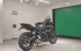 HONDA CBR650R E-Clutch 2025 RH17