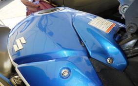 SUZUKI GSR250