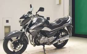 SUZUKI GSR250 2004