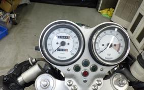 TRIUMPH THRUXTON 900 2005
