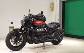 TRIUMPH ROCKET III ストームR 2025