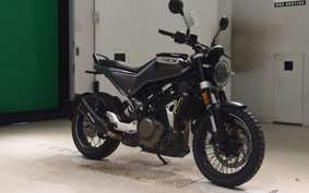 HUSQVARNA SVARTPILEN 401 2023
