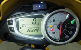 TRIUMPH STREET TRIPLE 2011