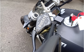 DUCATI DIAVEL 2016 GA01