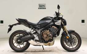 HONDA CB650R E-Clutch 2024 RH17
