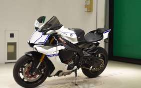YAMAHA YZF-R1 2016
