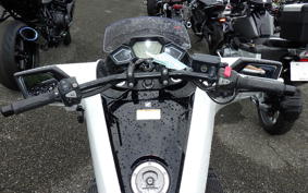 HONDA NM4 VULTUS -01 2016 RC82