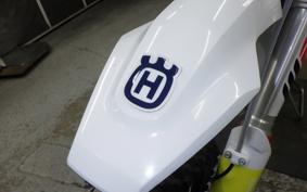 HUSQVARNA EE-5 2012