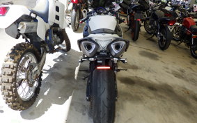 YAMAHA YZF-R1