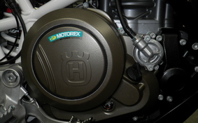 HUSQVARNA 701ED UEV4