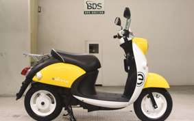 YAMAHA E-VINO 2017 SY11J