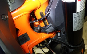 KTM 890 DUKE R 2023