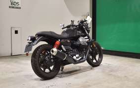 MOTO GUZZI V7 STONE 2023